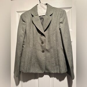 LE SUIT WOMAN GRAY THREE BUTTON PLEATED FRONT BLAZER